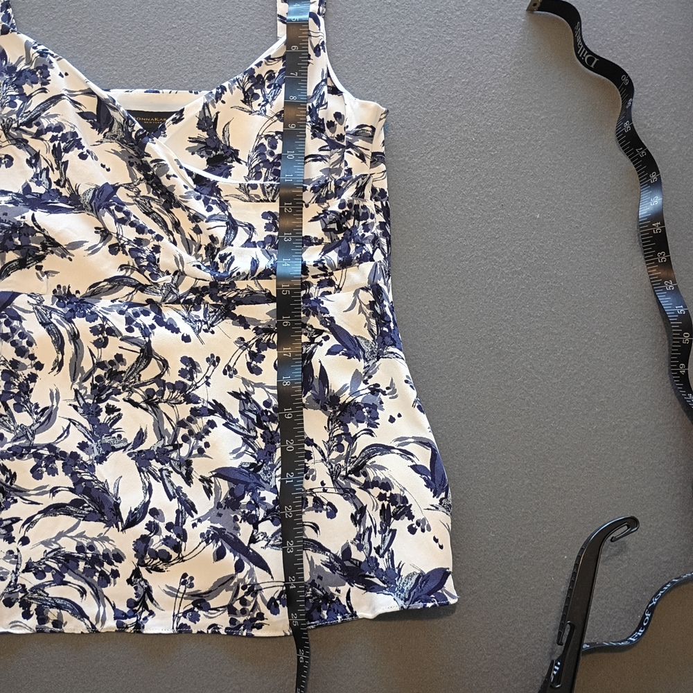 Donna Karan White Top with Blue Floral Print Size Medium Side Zipper fully Lined - Picture 5 of 10